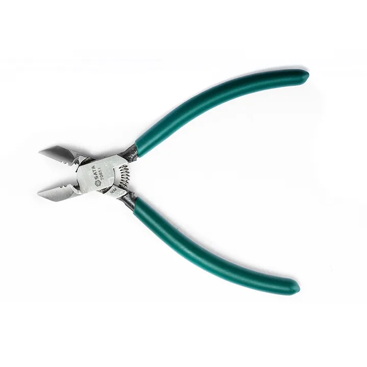 SATA/世达 电子剥线斜嘴钳 70651 规格：6" 最大剪切能力：铜丝Ø2.3mm 刃口孔径：上孔 Ø1.3,下孔Ø1.8mm 单位:个